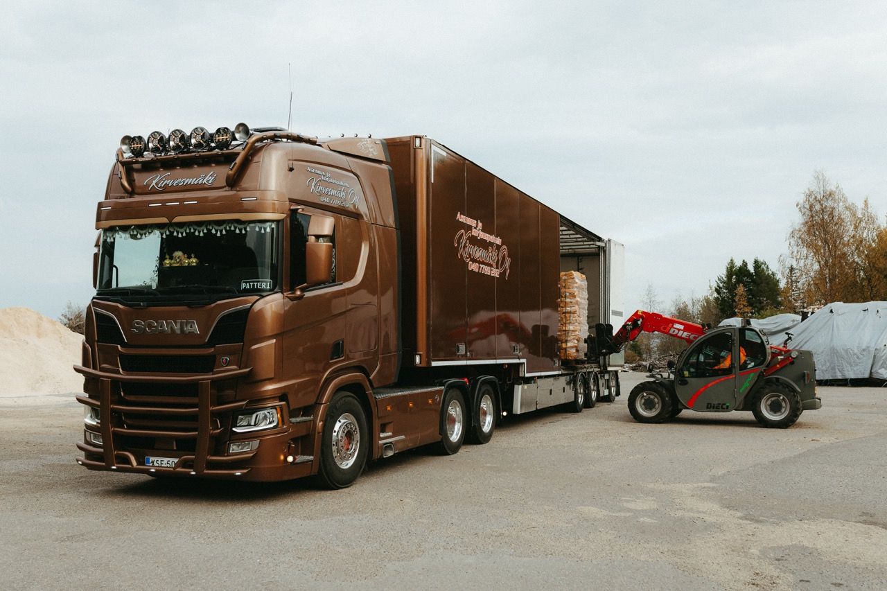 Kuljetus Kirvesmäki Oy